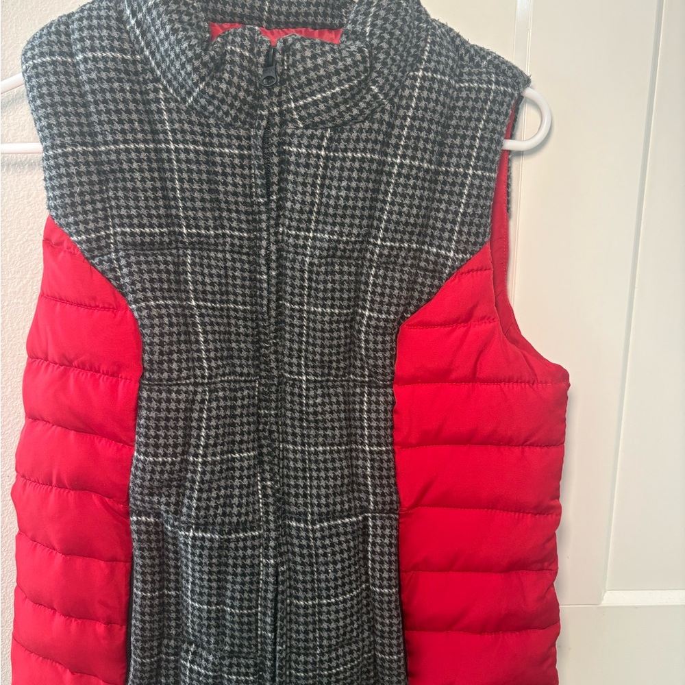 Ruff Hewn Women’s Med Houndstooth & Red Quilted Puffer Vest